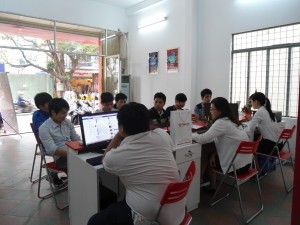 Sinh viên tìm hiểu về iViettech