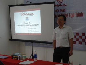 Anh Vy Văn Việt giới thiệu chuyên đề "Xu hướng công nghệ lập trình 2014"